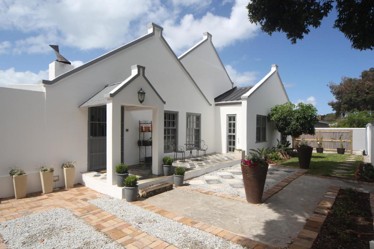 The Lily House Hotel Hermanus Bagian luar foto